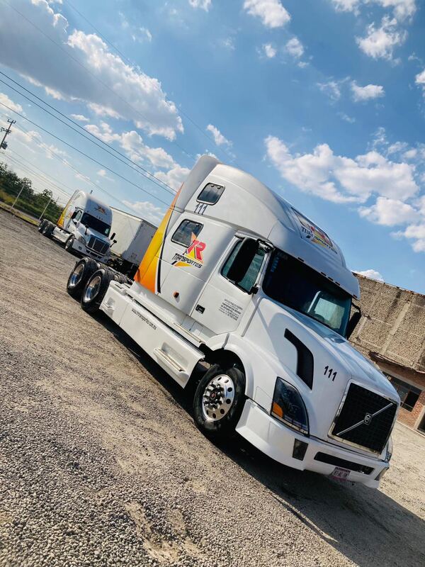Tractocamión Volvo de Transportes Reyes Romero