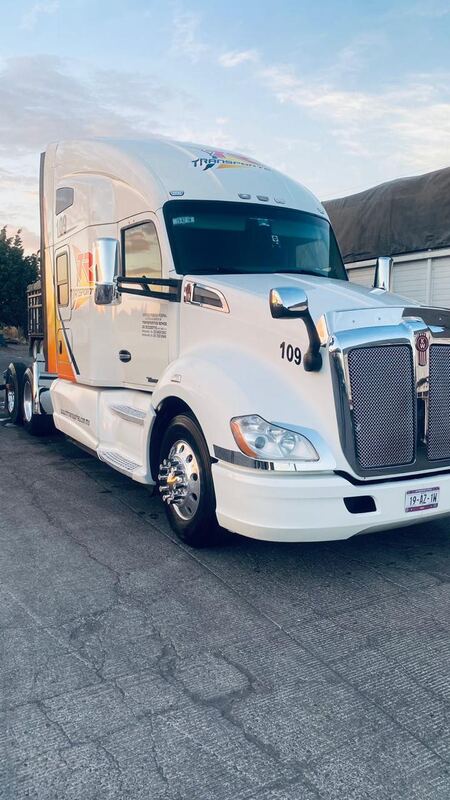 Tractocamión Kenworth de Transportes Reyes Romero